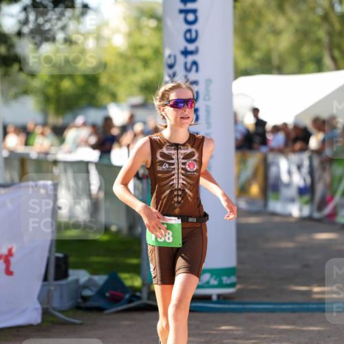 01.09.2024 - 17. Tribühne Triathlon Michael Strokosch http://msf.ph/oto/6902963 01.09.2024 11:02:17 Ziel 198 meine-sportfotos.de