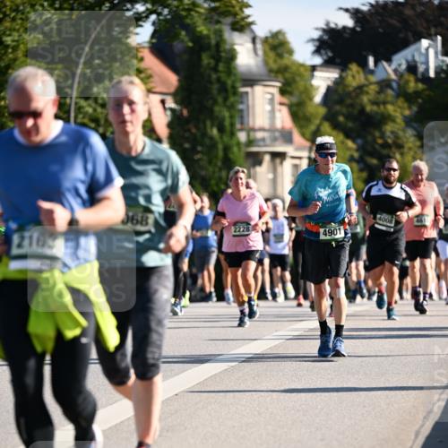 01.09.2024 - BARMER Alsterlauf Dr. Thomas Lammeyer http://msf.ph/oto/6902976 01.09.2024 09:39:41 Laufen 2162, 068, 2228, 4901, 4008, 4610 meine-sportfotos.de