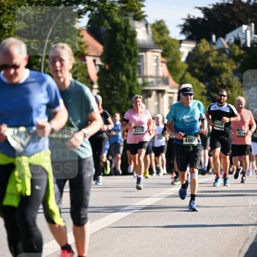 01.09.2024 - BARMER Alsterlauf Dr. Thomas Lammeyer http://msf.ph/oto/6902978 01.09.2024 09:39:41 Laufen 68, 2228, 4901, 4008 meine-sportfotos.de