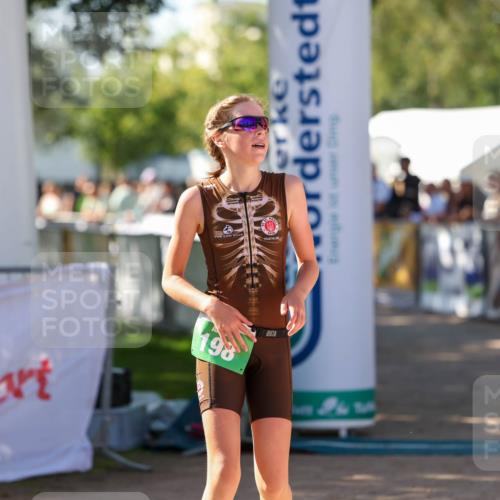 01.09.2024 - 17. Tribühne Triathlon Michael Strokosch http://msf.ph/oto/6902982 01.09.2024 11:02:17 Ziel 198 meine-sportfotos.de