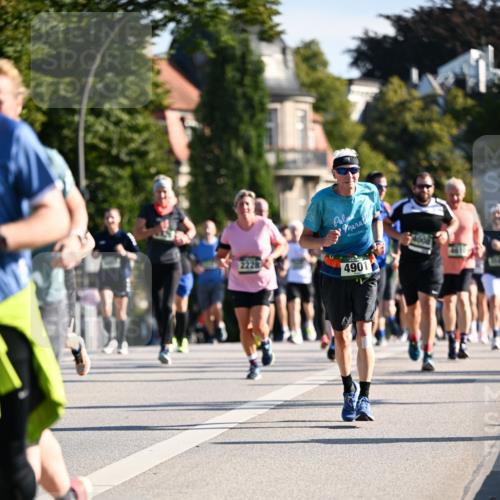 01.09.2024 - BARMER Alsterlauf Dr. Thomas Lammeyer http://msf.ph/oto/6902988 01.09.2024 09:39:42 Laufen 4901 meine-sportfotos.de