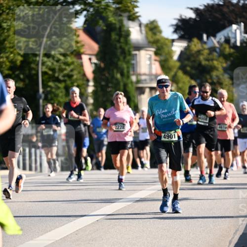 01.09.2024 - BARMER Alsterlauf Dr. Thomas Lammeyer http://msf.ph/oto/6903000 01.09.2024 09:39:42 Laufen 2228, 4901, 4008 meine-sportfotos.de