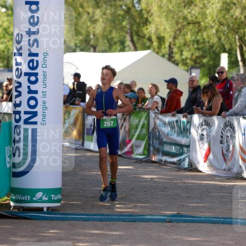 01.09.2024 - 17. Tribühne Triathlon Michael Strokosch http://msf.ph/oto/6903001 01.09.2024 11:02:20 Ziel  meine-sportfotos.de