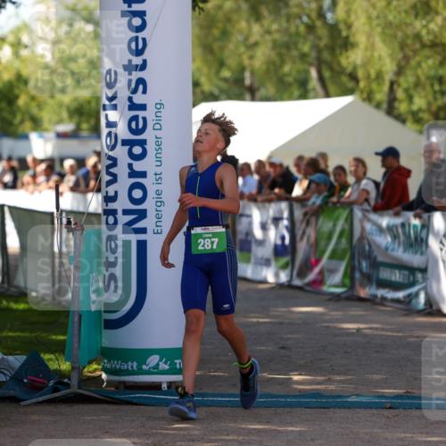 01.09.2024 - 17. Tribühne Triathlon Michael Strokosch http://msf.ph/oto/6903029 01.09.2024 11:02:21 Ziel  meine-sportfotos.de