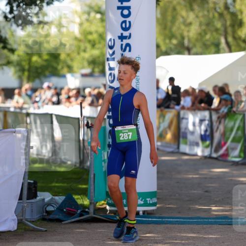 01.09.2024 - 17. Tribühne Triathlon Michael Strokosch http://msf.ph/oto/6903041 01.09.2024 11:02:22 Ziel  meine-sportfotos.de