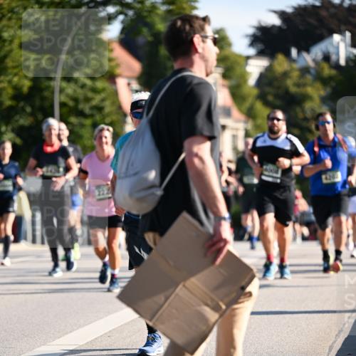 01.09.2024 - BARMER Alsterlauf Dr. Thomas Lammeyer http://msf.ph/oto/6903056 01.09.2024 09:39:44 Laufen 4202 meine-sportfotos.de