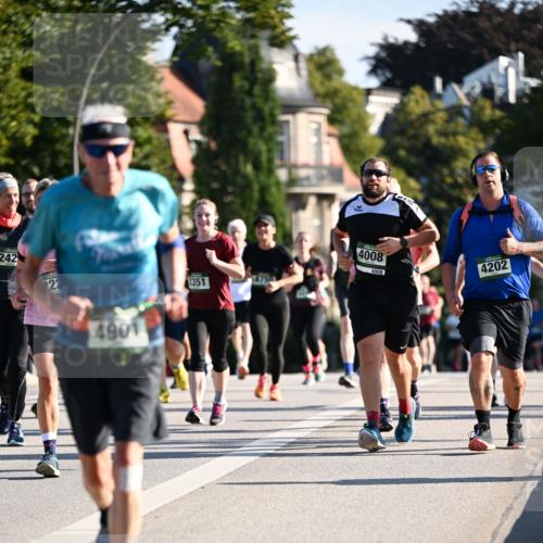 01.09.2024 - BARMER Alsterlauf Dr. Thomas Lammeyer http://msf.ph/oto/6903087 01.09.2024 09:39:45 Laufen 242, 2, 4901, 2351, 4008, 4008, 4202 meine-sportfotos.de