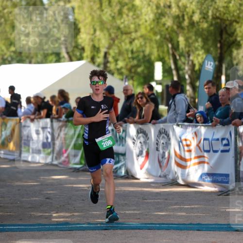 01.09.2024 - 17. Tribühne Triathlon Michael Strokosch http://msf.ph/oto/6903097 01.09.2024 11:03:07 Ziel 206, 265 meine-sportfotos.de