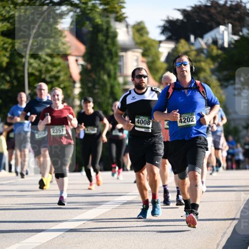 01.09.2024 - BARMER Alsterlauf Dr. Thomas Lammeyer http://msf.ph/oto/6903111 01.09.2024 09:39:46 Laufen 2351, 4008, 4008, 4202 meine-sportfotos.de