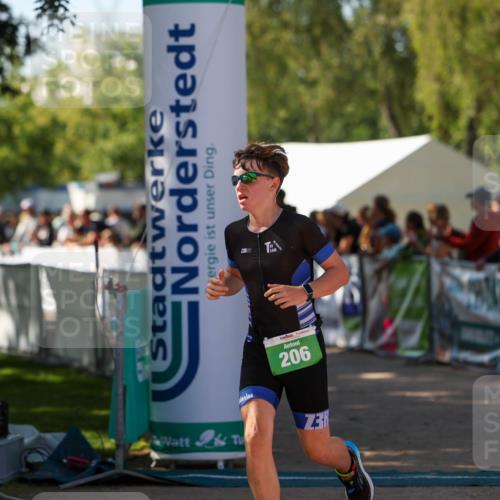 01.09.2024 - 17. Tribühne Triathlon Michael Strokosch http://msf.ph/oto/6903118 01.09.2024 11:03:09 Ziel 206, 265 meine-sportfotos.de