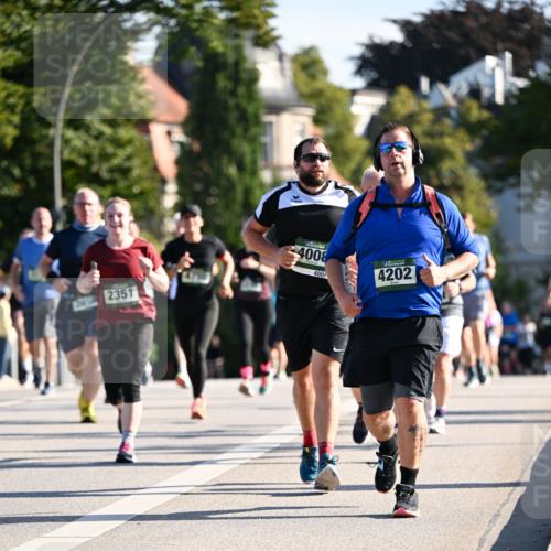 01.09.2024 - BARMER Alsterlauf Dr. Thomas Lammeyer http://msf.ph/oto/6903119 01.09.2024 09:39:46 Laufen 2351, 4008, 4008, 4202 meine-sportfotos.de