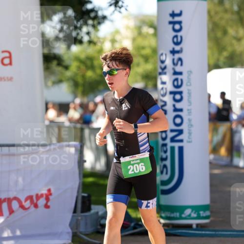 01.09.2024 - 17. Tribühne Triathlon Michael Strokosch http://msf.ph/oto/6903136 01.09.2024 11:03:09 Ziel 206, 265 meine-sportfotos.de