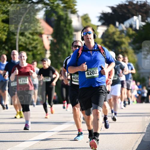01.09.2024 - BARMER Alsterlauf Dr. Thomas Lammeyer http://msf.ph/oto/6903150 01.09.2024 09:39:46 Laufen 400, 2351, 4202 meine-sportfotos.de