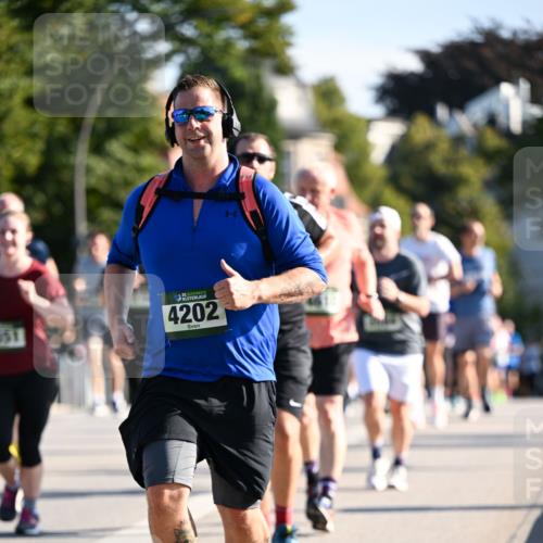 01.09.2024 - BARMER Alsterlauf Dr. Thomas Lammeyer http://msf.ph/oto/6903196 01.09.2024 09:39:47 Laufen 151, 35, 5, 4202 meine-sportfotos.de