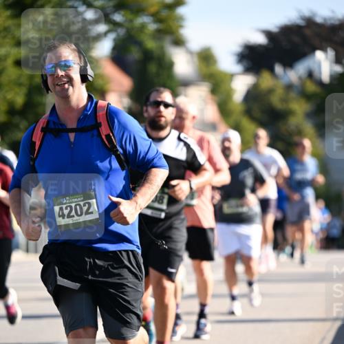 01.09.2024 - BARMER Alsterlauf Dr. Thomas Lammeyer http://msf.ph/oto/6903211 01.09.2024 09:39:47 Laufen 35, 4202, 18 meine-sportfotos.de