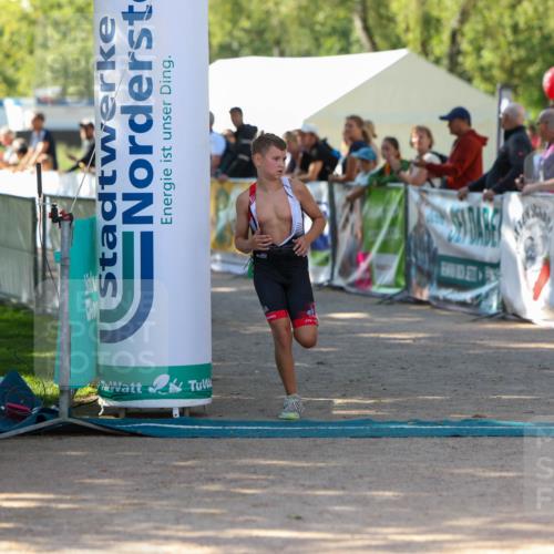01.09.2024 - 17. Tribühne Triathlon Michael Strokosch http://msf.ph/oto/6903227 01.09.2024 11:03:20 Ziel 227, 229 meine-sportfotos.de