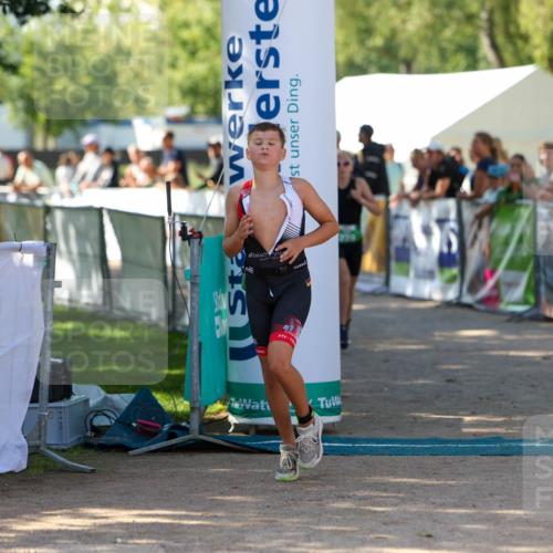 01.09.2024 - 17. Tribühne Triathlon Michael Strokosch http://msf.ph/oto/6903243 01.09.2024 11:03:21 Ziel 227, 229 meine-sportfotos.de