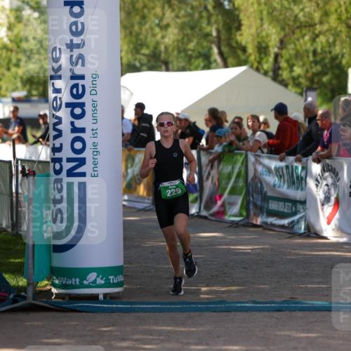 01.09.2024 - 17. Tribühne Triathlon Michael Strokosch http://msf.ph/oto/6903266 01.09.2024 11:03:22 Ziel 227, 229, 233 meine-sportfotos.de