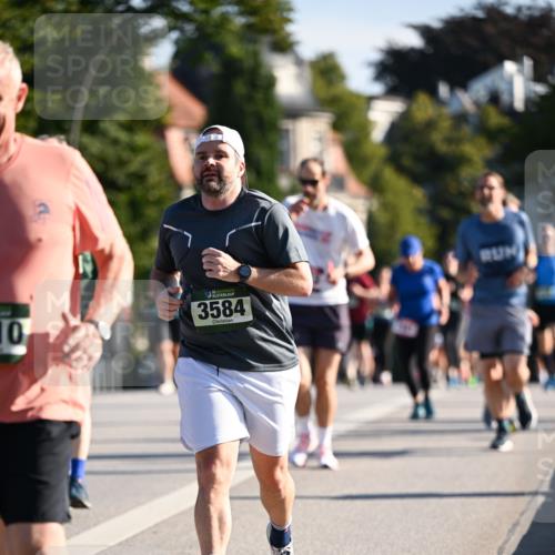 01.09.2024 - BARMER Alsterlauf Dr. Thomas Lammeyer http://msf.ph/oto/6903267 01.09.2024 09:39:50 Laufen 10, 10, 3584 meine-sportfotos.de