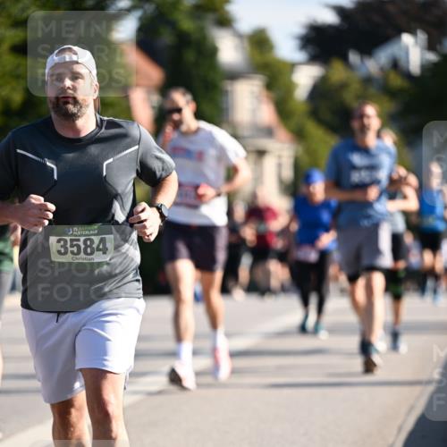 01.09.2024 - BARMER Alsterlauf Dr. Thomas Lammeyer http://msf.ph/oto/6903319 01.09.2024 09:39:51 Laufen 35, 3584 meine-sportfotos.de
