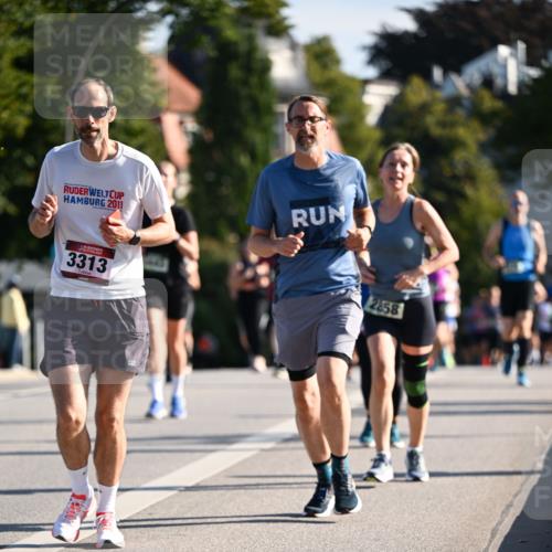 01.09.2024 - BARMER Alsterlauf Dr. Thomas Lammeyer http://msf.ph/oto/6903356 01.09.2024 09:39:52 Laufen 2011, 3313, 2458 meine-sportfotos.de