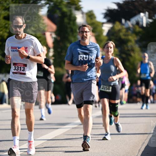 01.09.2024 - BARMER Alsterlauf Dr. Thomas Lammeyer http://msf.ph/oto/6903365 01.09.2024 09:39:52 Laufen 11, 135, 3313, 2858 meine-sportfotos.de
