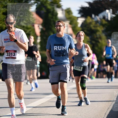 01.09.2024 - BARMER Alsterlauf Dr. Thomas Lammeyer http://msf.ph/oto/6903374 01.09.2024 09:39:53 Laufen 135, 3313, 2858 meine-sportfotos.de
