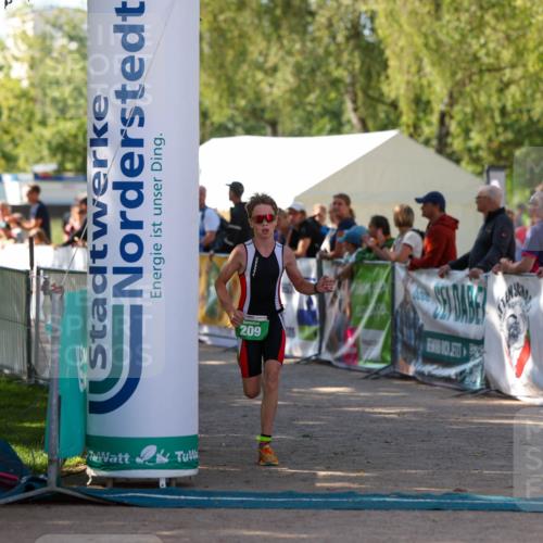 01.09.2024 - 17. Tribühne Triathlon Michael Strokosch http://msf.ph/oto/6903397 01.09.2024 11:03:42 Ziel 209, 213, 245 meine-sportfotos.de