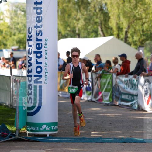 01.09.2024 - 17. Tribühne Triathlon Michael Strokosch http://msf.ph/oto/6903407 01.09.2024 11:03:42 Ziel 209, 213, 245 meine-sportfotos.de