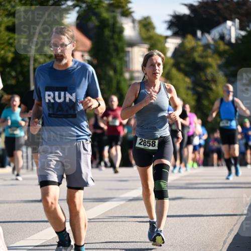 01.09.2024 - BARMER Alsterlauf Dr. Thomas Lammeyer http://msf.ph/oto/6903414 01.09.2024 09:39:53 Laufen 2858 meine-sportfotos.de
