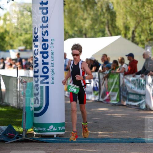 01.09.2024 - 17. Tribühne Triathlon Michael Strokosch http://msf.ph/oto/6903424 01.09.2024 11:03:43 Ziel 209, 213, 245 meine-sportfotos.de