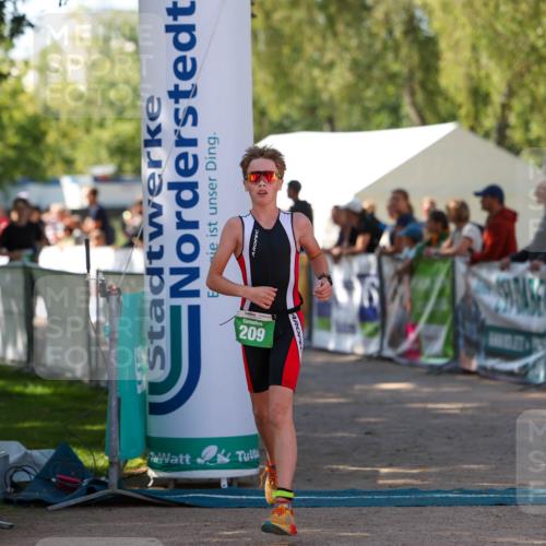 01.09.2024 - 17. Tribühne Triathlon Michael Strokosch http://msf.ph/oto/6903436 01.09.2024 11:03:43 Ziel 209, 213, 245 meine-sportfotos.de