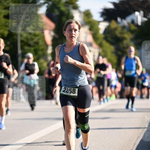 01.09.2024 - BARMER Alsterlauf Dr. Thomas Lammeyer http://msf.ph/oto/6903441 01.09.2024 09:39:54 Laufen 2858 meine-sportfotos.de