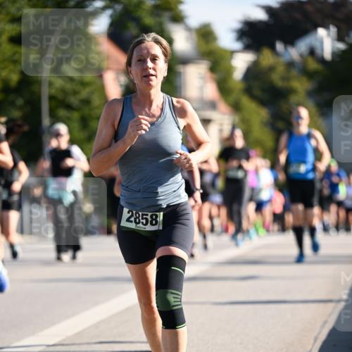 01.09.2024 - BARMER Alsterlauf Dr. Thomas Lammeyer http://msf.ph/oto/6903453 01.09.2024 09:39:55 Laufen 2858 meine-sportfotos.de