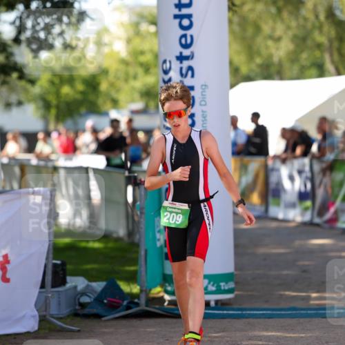 01.09.2024 - 17. Tribühne Triathlon Michael Strokosch http://msf.ph/oto/6903459 01.09.2024 11:03:44 Ziel 209, 213, 245, 275 meine-sportfotos.de