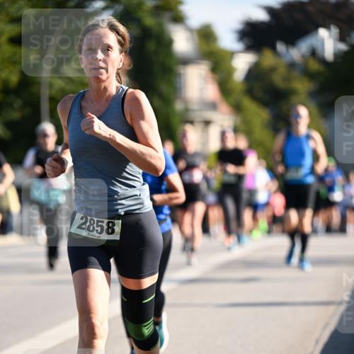 01.09.2024 - BARMER Alsterlauf Dr. Thomas Lammeyer http://msf.ph/oto/6903467 01.09.2024 09:39:55 Laufen 2858 meine-sportfotos.de
