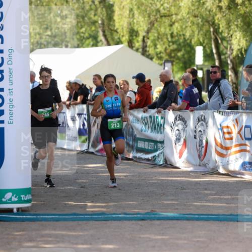 01.09.2024 - 17. Tribühne Triathlon Michael Strokosch http://msf.ph/oto/6903508 01.09.2024 11:03:47 Ziel 209, 213, 245, 275 meine-sportfotos.de