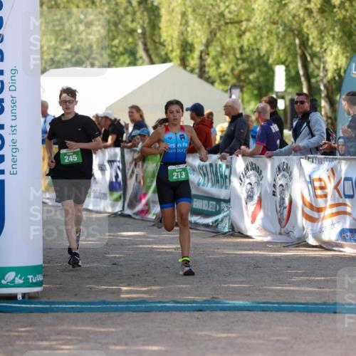 01.09.2024 - 17. Tribühne Triathlon Michael Strokosch http://msf.ph/oto/6903518 01.09.2024 11:03:47 Ziel 209, 213, 245, 275 meine-sportfotos.de