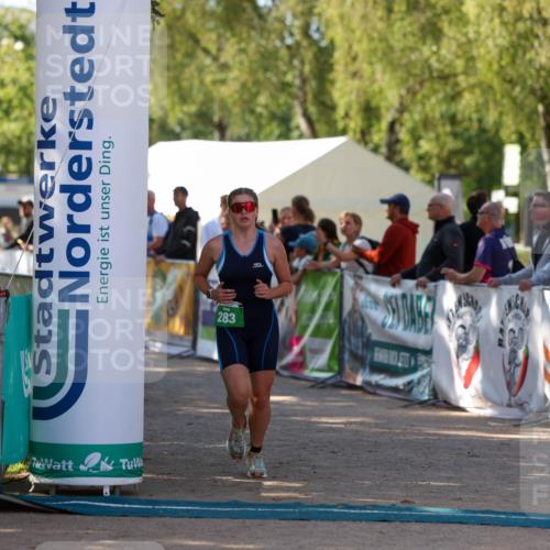 01.09.2024 - 17. Tribühne Triathlon Michael Strokosch http://msf.ph/oto/6903655 01.09.2024 11:04:07 Ziel 283 meine-sportfotos.de