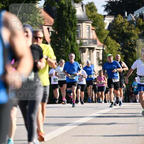 01.09.2024 - BARMER Alsterlauf Dr. Thomas Lammeyer http://msf.ph/oto/6903672 01.09.2024 09:40:01 Laufen 4443, 3985, 5219, 2647, 297, 520 meine-sportfotos.de