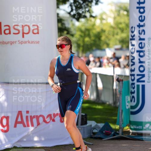 01.09.2024 - 17. Tribühne Triathlon Michael Strokosch http://msf.ph/oto/6903713 01.09.2024 11:04:09 Ziel 283 meine-sportfotos.de