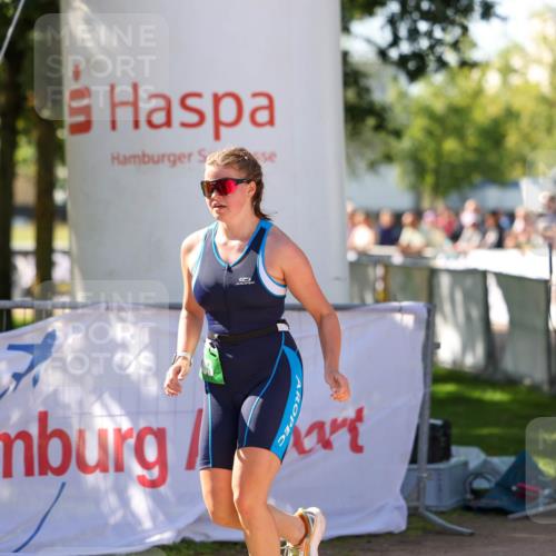 01.09.2024 - 17. Tribühne Triathlon Michael Strokosch http://msf.ph/oto/6903717 01.09.2024 11:04:09 Ziel 283 meine-sportfotos.de