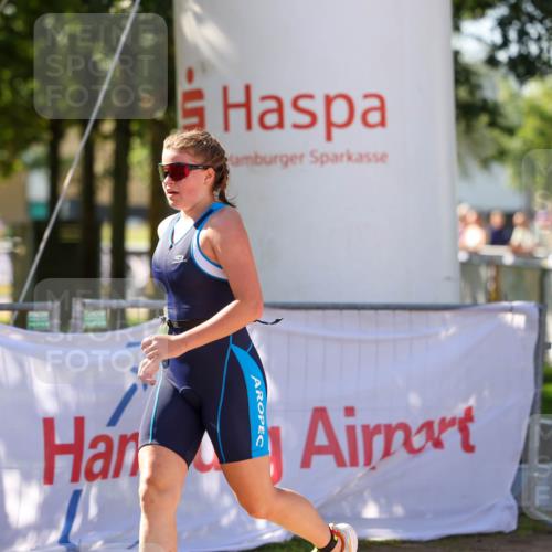 01.09.2024 - 17. Tribühne Triathlon Michael Strokosch http://msf.ph/oto/6903723 01.09.2024 11:04:09 Ziel 283 meine-sportfotos.de