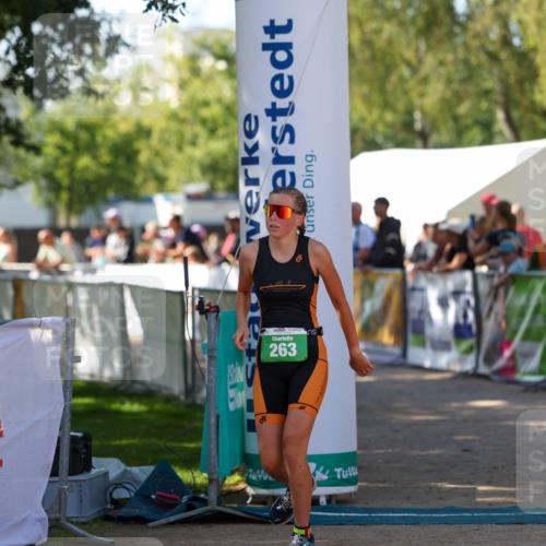 01.09.2024 - 17. Tribühne Triathlon Michael Strokosch http://msf.ph/oto/6903779 01.09.2024 11:04:31 Ziel 263, 305 meine-sportfotos.de