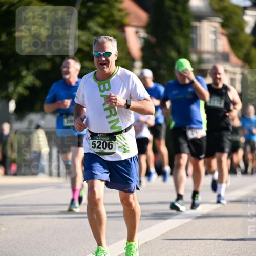 01.09.2024 - BARMER Alsterlauf Dr. Thomas Lammeyer http://msf.ph/oto/6903817 01.09.2024 09:40:05 Laufen 5206 meine-sportfotos.de