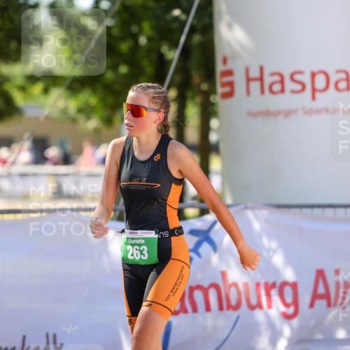 01.09.2024 - 17. Tribühne Triathlon Michael Strokosch http://msf.ph/oto/6903829 01.09.2024 11:04:33 Ziel 263, 305 meine-sportfotos.de