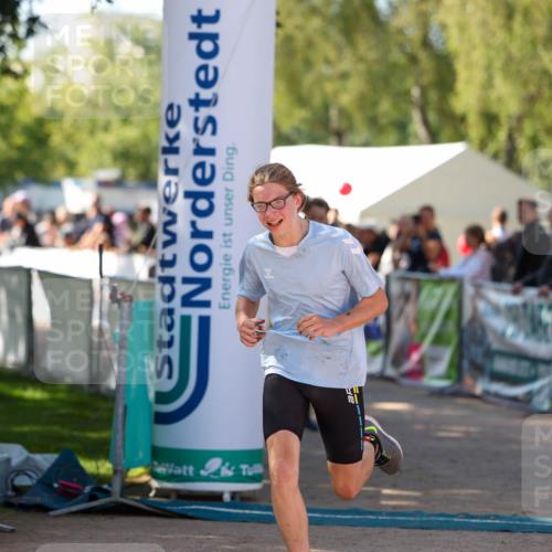 01.09.2024 - 17. Tribühne Triathlon Michael Strokosch http://msf.ph/oto/6903897 01.09.2024 11:04:38 Ziel 188, 291, 305, 1072 meine-sportfotos.de