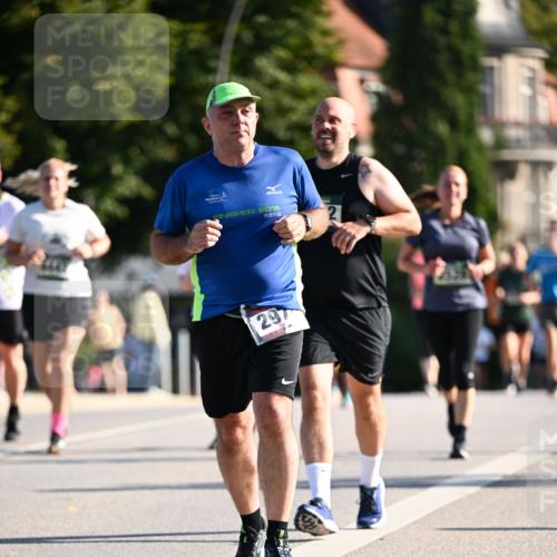 01.09.2024 - BARMER Alsterlauf Dr. Thomas Lammeyer http://msf.ph/oto/6903920 01.09.2024 09:40:07 Laufen 2016, 297 meine-sportfotos.de