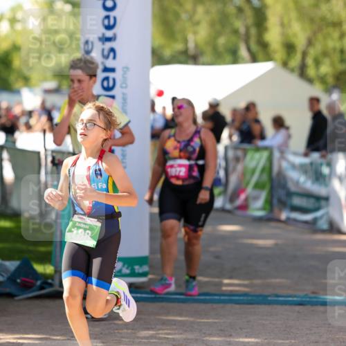 01.09.2024 - 17. Tribühne Triathlon Michael Strokosch http://msf.ph/oto/6903989 01.09.2024 11:04:42 Ziel 188, 242, 280, 291, 305, 1072 meine-sportfotos.de