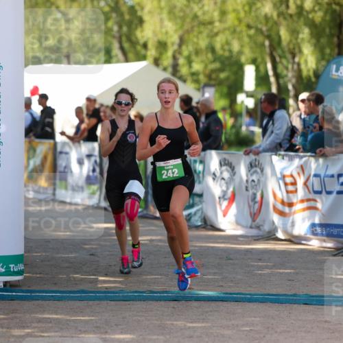 01.09.2024 - 17. Tribühne Triathlon Michael Strokosch http://msf.ph/oto/6904026 01.09.2024 11:04:47 Ziel 242, 280, 1072 meine-sportfotos.de
